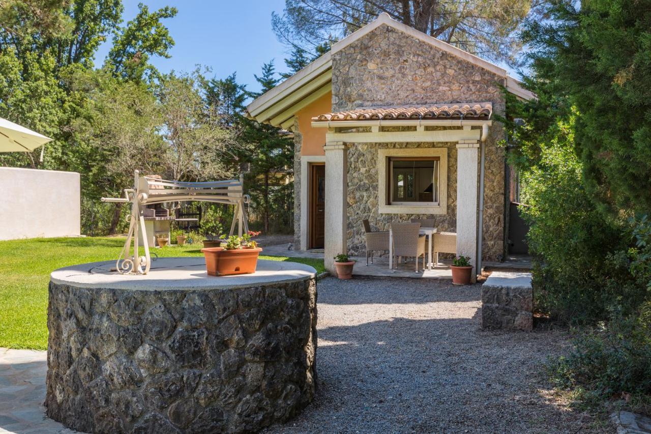 Petrinos Cottage Dafnila Esterno foto